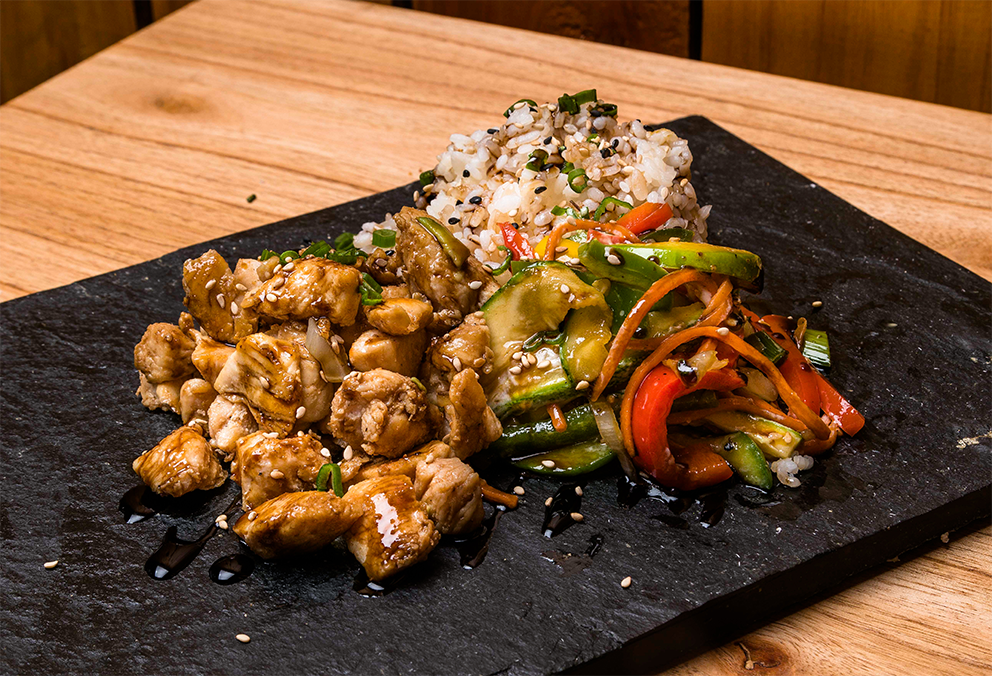 PLATO POLLO TERIYAKI